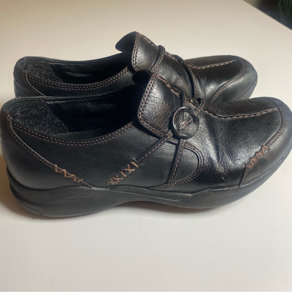 Clarks Black Leather Slip-On Comfort Loafers size 7